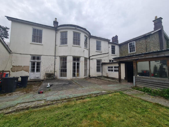 10 bed property, in Presteigne LD8, £410,000