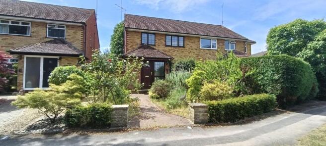 3 bed property, in Beech Tree Drive, £425,000