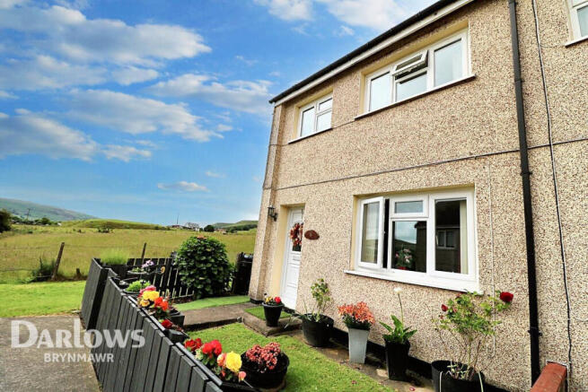 3 bed property, in Brynawelon, £110,000