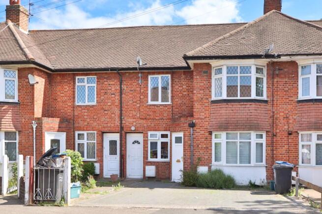 2 bed property, in Errol Gardens, £315,000