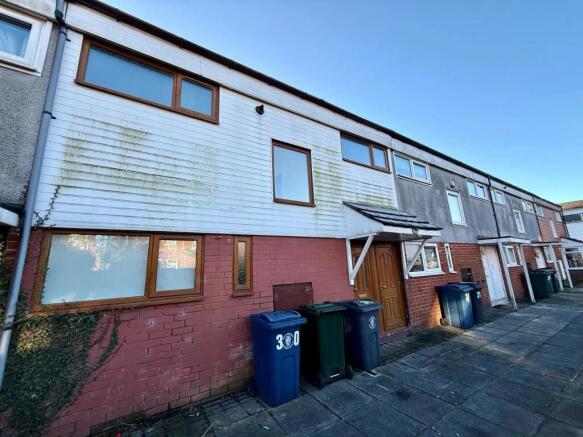 3 bed property, in Waldron, £125,000