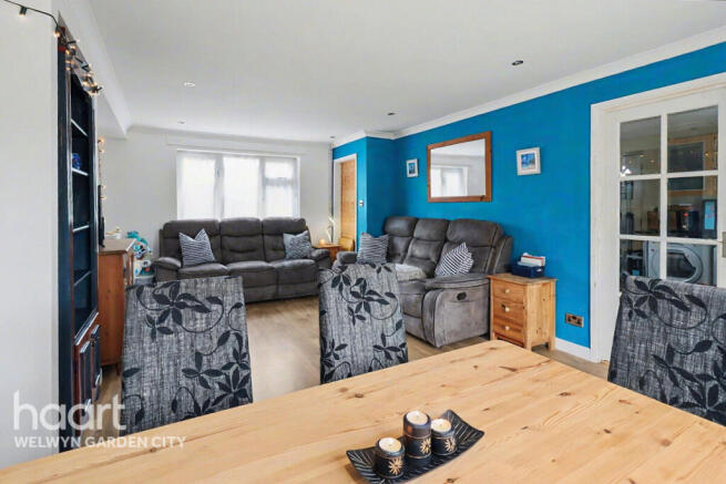 3 bed property, in Ryelands, £375,000
