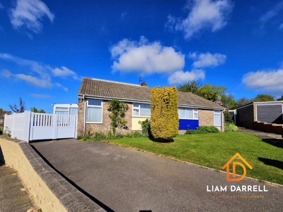 4 bed property, in Beech Close, £180,000