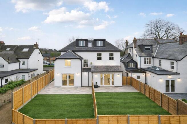 4 bed property, in Hempstead Road, £799,950