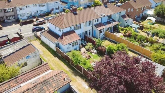 3 bed property, in Melbury Road, £400,000