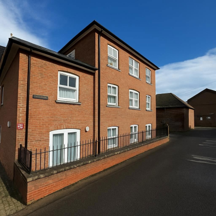1 bed property, in Matthew Street, £120,000
