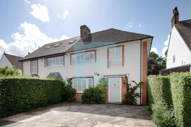 3 bed property, in Bittacy Park Avenue, £1,000,000