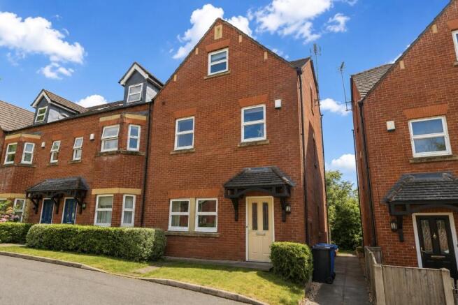 5 bed property, in Grosvenor Gardens, £250,000