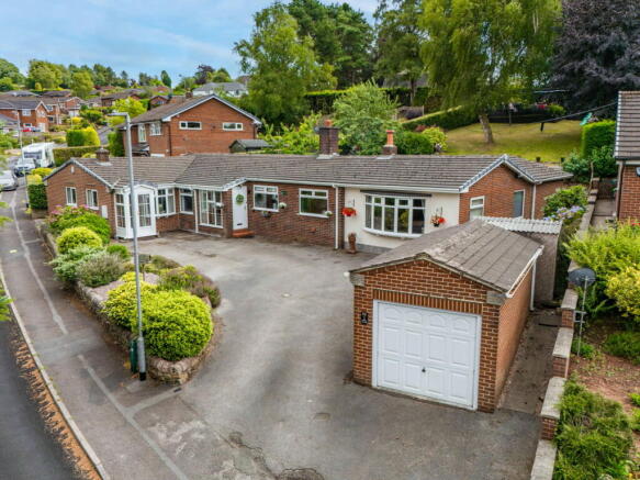 5 bed property, in Sandybrook Lane, £500,000