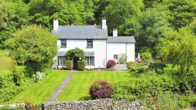 4 bed property, in Peep Out, £700,000