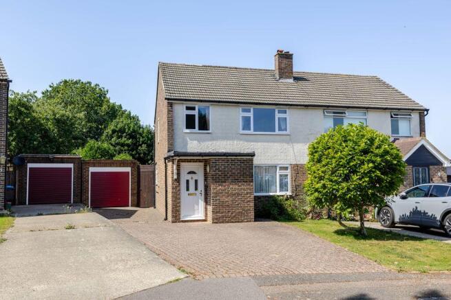 3 bed property, in Crowborough Close, £525,000