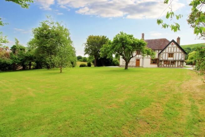 3 bed property, in Starr Lane, £425,000