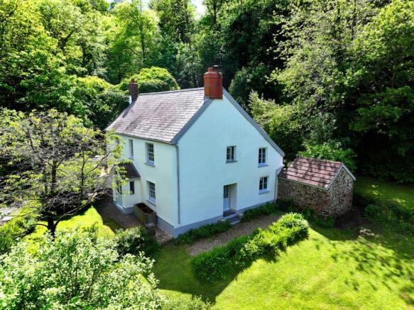 4 bed property, in Bucks Mills, £650,000
