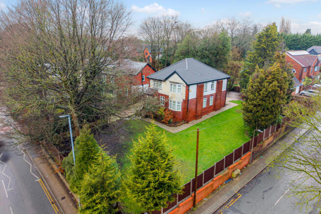 4 bed property, in Bury Old Road Prestwich M25, £899,000