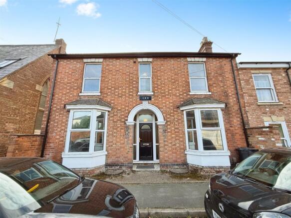 8 bed property, in New Street, £545,000