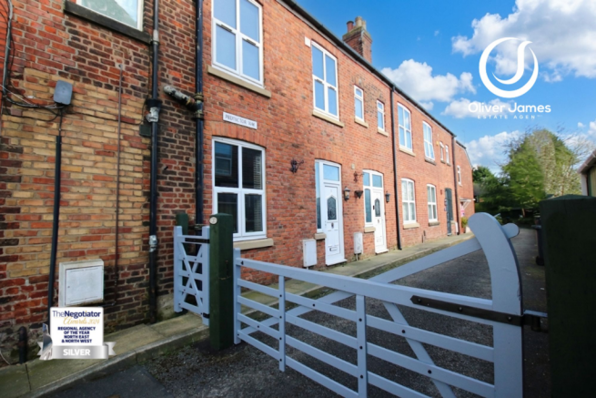 2 bed property, in Protector Way, £235,000