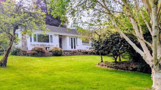 3 bed property, in Brook Lane, £675,000