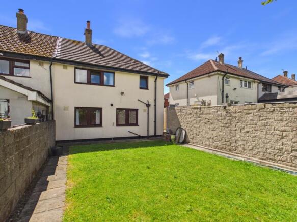 3 bed property, in Myrtle Drive, £195,000