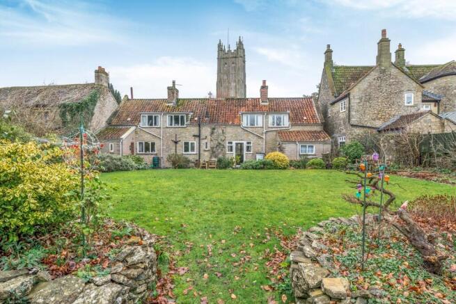 4 bed property, in Church View, £495,000
