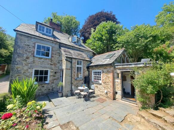 3 bed property, in Middlewood, £350,000