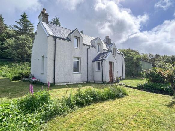 3 bed property, in 8 Fasach, £260,000