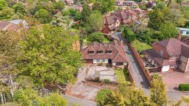 4 bed property, in Rogers Lane, £950,000