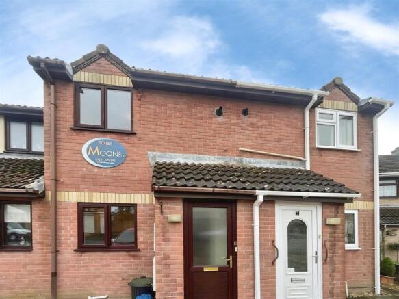 2 bed property, in Shakespeare Row, £215,000