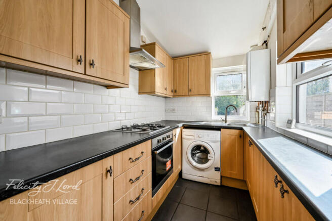 4 bed property, in Leahurst Road, £600,000