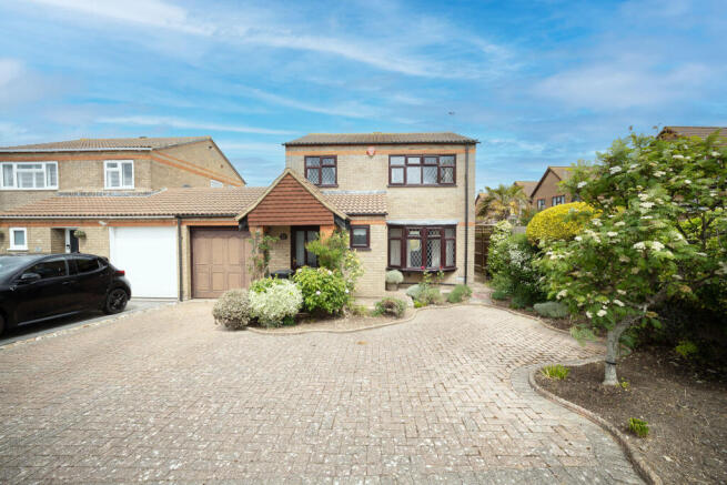 3 bed property, in Ramsay Way, £385,000