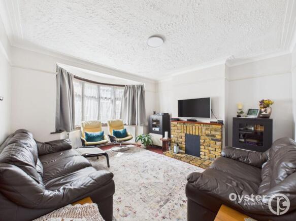 4 bed property, in Chestnut Drive, £795,000