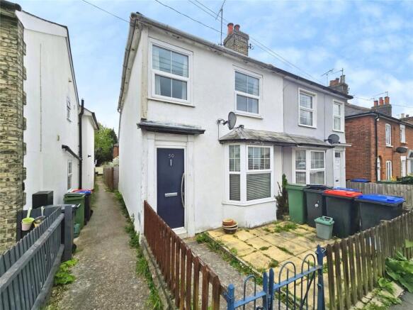 2 bed property, in New Street, £240,000