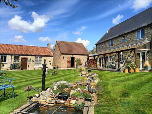 5 bed property, in High Street, £649,000