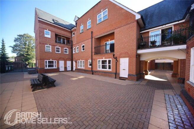 1 bed property, in Bentfield Road, £135,000