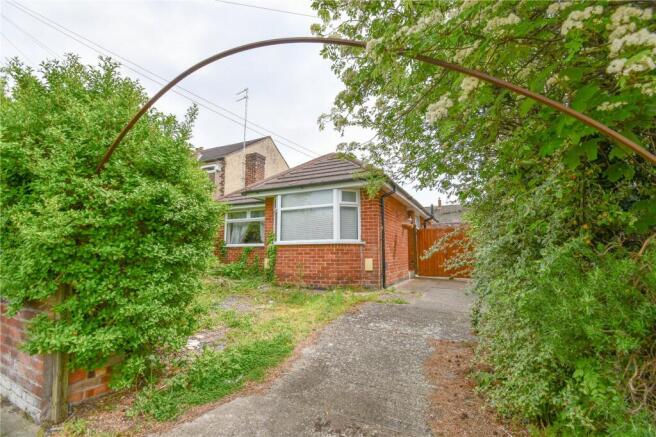 2 bed property, in MacDonald Road, £230,000