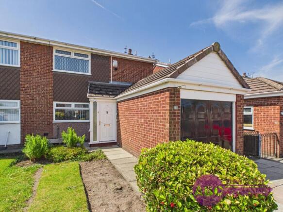 3 bed property, in Barnfield Close, £175,000