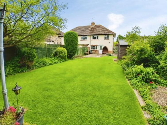 3 bed property, in Spencer Street, £250,000