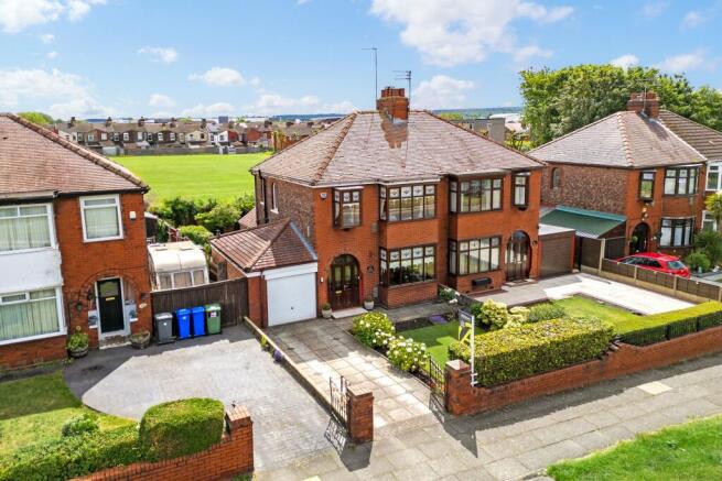 3 bed property, in Kingsway, £240,000