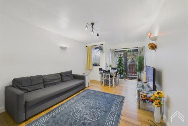 2 bed property, in Peterborough Road, £300,000