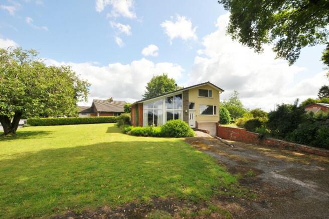4 bed property, in Old School Lane, £475,000