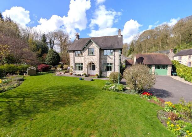 4 bed property, in Parwich, £750,000