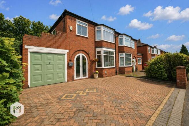 3 bed property, in Kingsway, £400,000
