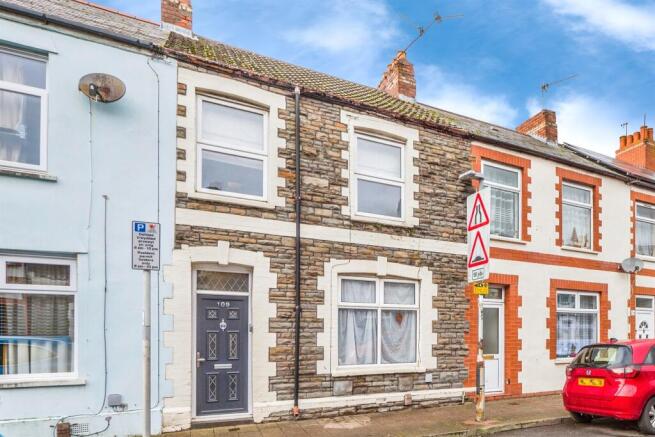 3 bed property, in Pearl Street, £240,000
