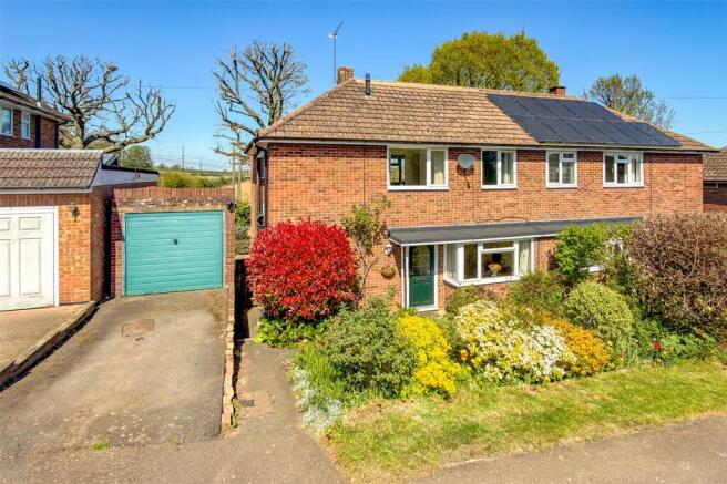 3 bed property, in Springfield Crescent, £650,000