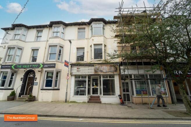 2 bed property, in Victoria Street, £90,000