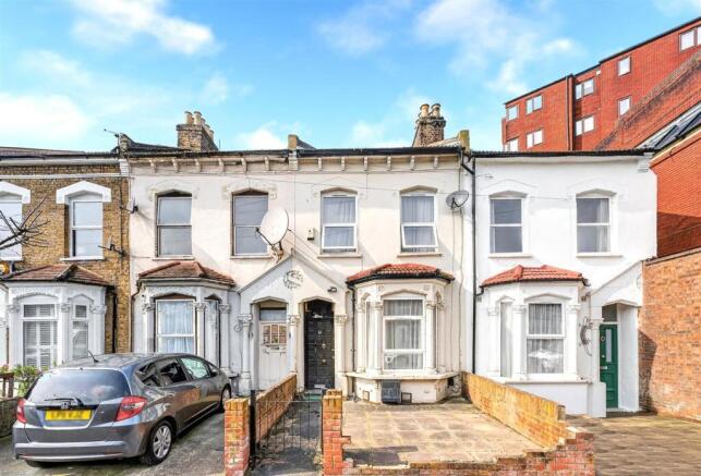 3 bed property, in Alexandra Road, £625,000