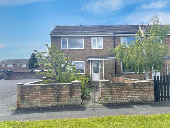 3 bed property, in 11 Moorland Close, £25,000