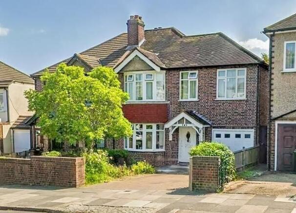 4 bed property, in Green Lane, £650,000