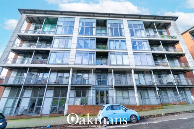 2 bed property, in Alfred Knight Way, £220,000