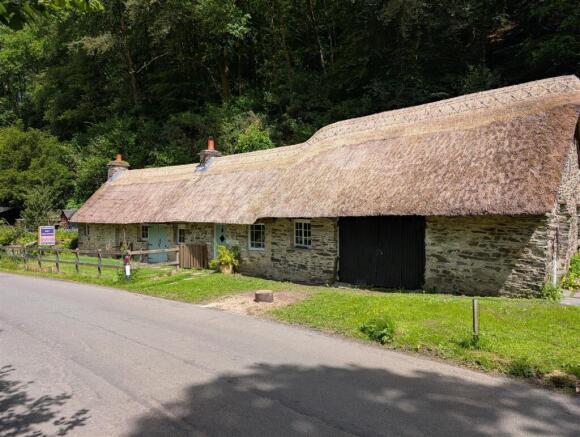 3 bed property, in Dre-Fach Felindre, £575,000