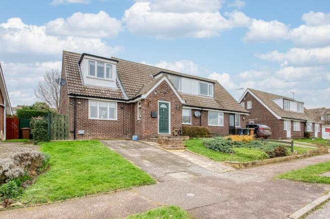 5 bed property, in Gardeners Road, £375,000